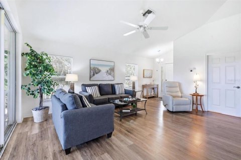 Condominio en venta en Port Charlotte, Florida, 2 dormitorios, 130.71 m2 № 2120106 - foto 15