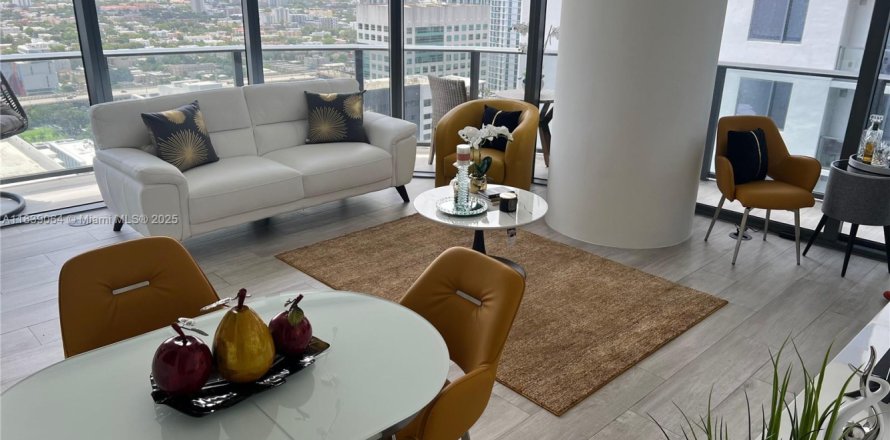 Condominio en Miami, Florida, 2 dormitorios № 1825734