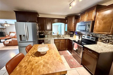 Casa en venta en Lakeland, Florida, 3 dormitorios, 217.48 m2 № 1888600 - foto 21