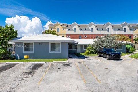 Appartement à Lighthouse Point, Floride 2 chambres, 101.08 m2 № 2404159