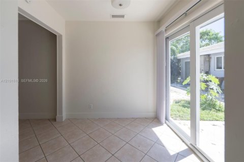 Appartement à louer à Lighthouse Point, Floride: 2 chambres, 101.08 m2 № 2404159 - photo 13