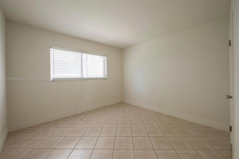 Appartement à louer à Lighthouse Point, Floride: 2 chambres, 101.08 m2 № 2404159 - photo 7