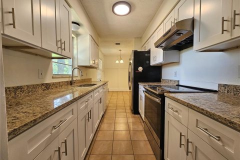 Villa ou maison à vendre à Orlando, Floride: 3 chambres, 91.79 m2 № 2405016 - photo 12