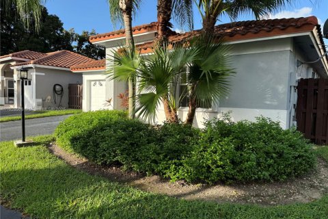 Купить виллу или дом в Дорал, Флорида 3 спальни, 113.25м2, № 1957226 - фото 2