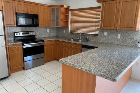 Купить виллу или дом в Дорал, Флорида 3 спальни, 113.25м2, № 1957226 - фото 22