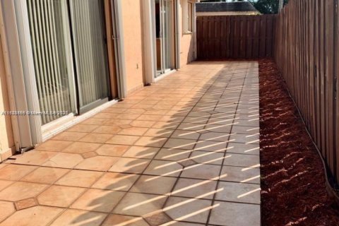 Купить виллу или дом в Дорал, Флорида 3 спальни, 113.25м2, № 1957226 - фото 17