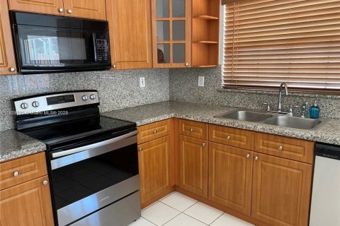 Купить виллу или дом в Дорал, Флорида 3 спальни, 113.25м2, № 1957226 - фото 19