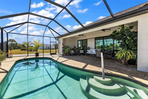 House in Placida, Florida 3 bedrooms, 193.42 sq.m. № 2109312 - photo 2