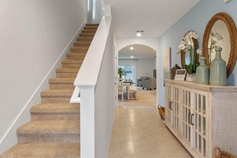 House in Winter Haven, Florida 5 bedrooms, 227.33 sq.m. № 1848104 - photo 2