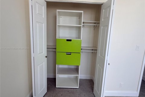 Apartamento en alquiler en North Miami Beach, Florida, 3 dormitorios, 134.71 m2 № 2013807 - foto 19