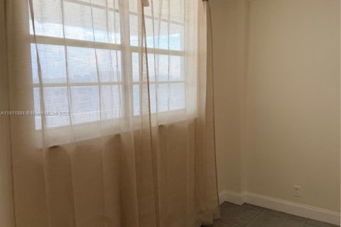 Apartamento en alquiler en North Miami Beach, Florida, 3 dormitorios, 134.71 m2 № 2013807 - foto 21