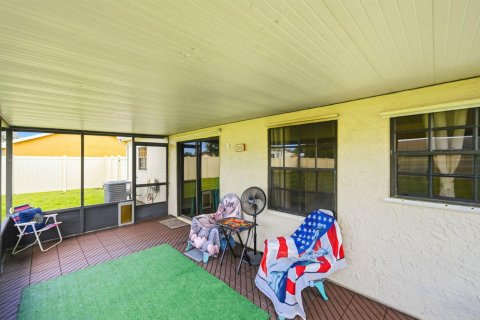Casa en venta en Port St. Lucie, Florida, 2 dormitorios, 89.19 m2 № 2411823 - foto 27