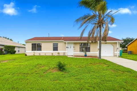 Casa en Port St. Lucie, Florida 2 dormitorios, 89.19 m2 № 2411823
