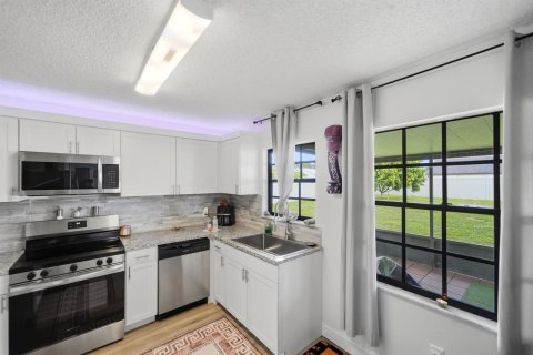 Casa en venta en Port St. Lucie, Florida, 2 dormitorios, 89.19 m2 № 2411823 - foto 9