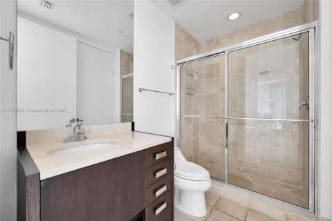 Condo in Sunny Isles Beach, Florida, 2 bedrooms  № 1713579 - photo 17