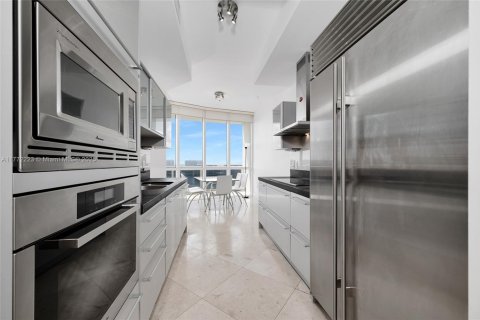 Condo in Sunny Isles Beach, Florida, 2 bedrooms  № 1713579 - photo 11