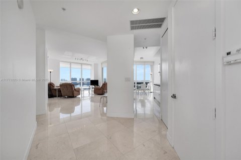 Condo in Sunny Isles Beach, Florida, 2 bedrooms  № 1713579 - photo 5