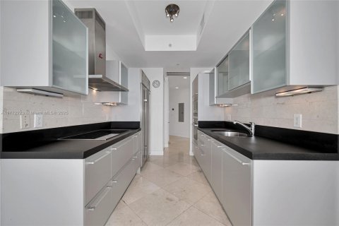 Condo in Sunny Isles Beach, Florida, 2 bedrooms  № 1713579 - photo 24