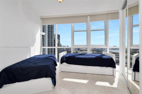 Condo in Sunny Isles Beach, Florida, 2 bedrooms  № 1713579 - photo 15