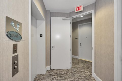 Condo in Sunny Isles Beach, Florida, 2 bedrooms  № 1713579 - photo 28
