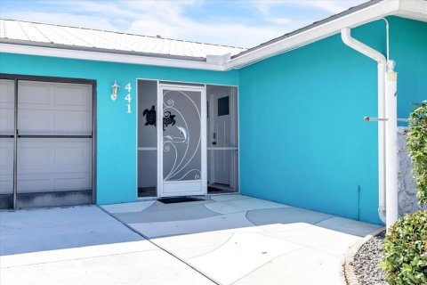 House in Port Charlotte, Florida 3 bedrooms, 149.76 sq.m. № 2319050 - photo 6