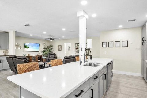 House in Port Charlotte, Florida 3 bedrooms, 149.76 sq.m. № 2319050 - photo 21