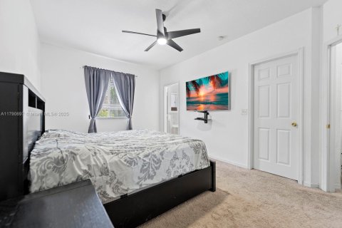 Townhouse in Homestead, Florida 2 bedrooms, 132.94 sq.m. № 1731464 - photo 15