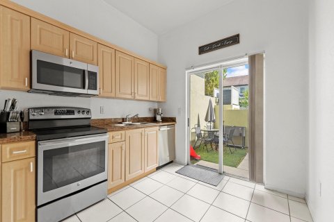 Townhouse in Homestead, Florida 2 bedrooms, 132.94 sq.m. № 1731464 - photo 6