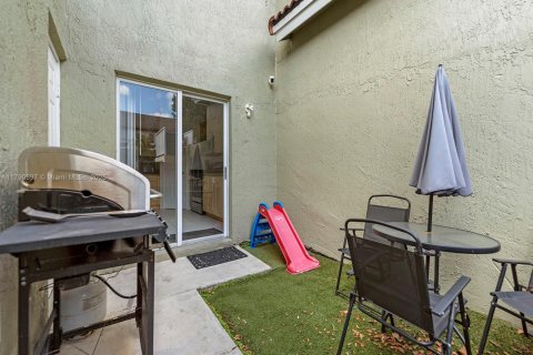 Townhouse in Homestead, Florida 2 bedrooms, 132.94 sq.m. № 1731464 - photo 21