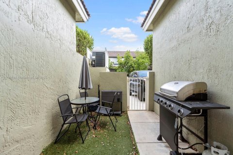 Townhouse in Homestead, Florida 2 bedrooms, 132.94 sq.m. № 1731464 - photo 20