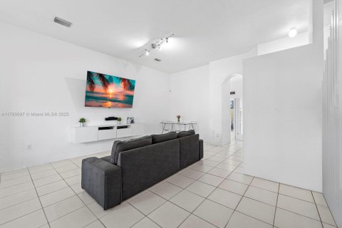 Townhouse in Homestead, Florida 2 bedrooms, 132.94 sq.m. № 1731464 - photo 2