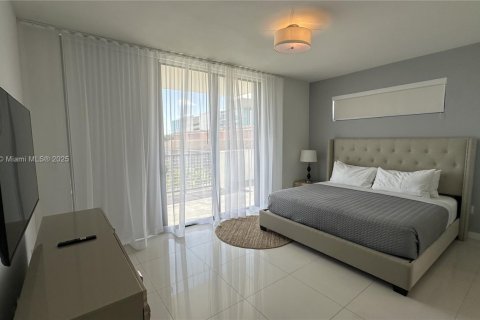 Condo in Bay Harbor Islands, Florida, 2 bedrooms  № 2020520 - photo 19