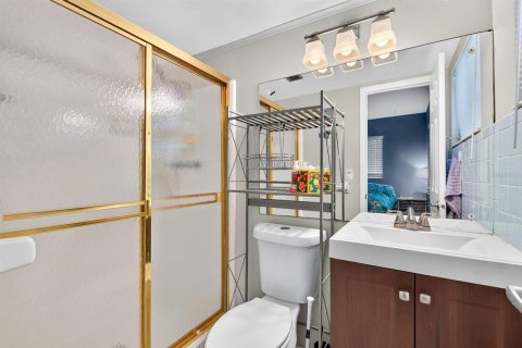 Condo in Bradenton, Florida, 2 bedrooms  № 2371538 - photo 22