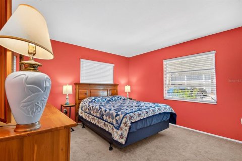 Condo in Bradenton, Florida, 2 bedrooms  № 2371538 - photo 17