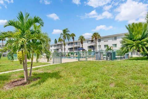 Condo in Bradenton, Florida, 2 bedrooms  № 2371538 - photo 30