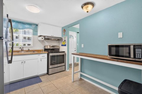 Condo in Bradenton, Florida, 2 bedrooms  № 2371538 - photo 12