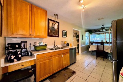 Villa ou maison à louer à Seffner, Floride: 3 chambres, 152.82 m2 № 2414996 - photo 13