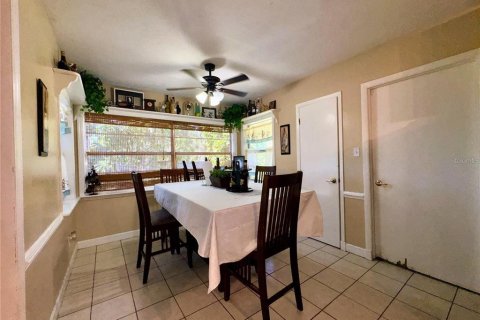 Villa ou maison à louer à Seffner, Floride: 3 chambres, 152.82 m2 № 2414996 - photo 17