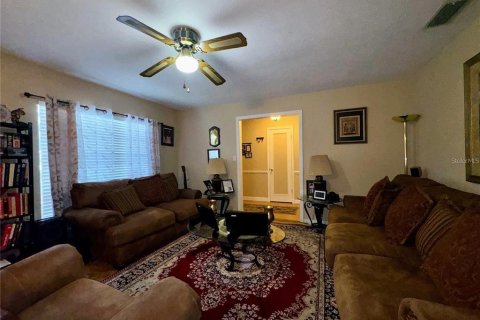 Villa ou maison à louer à Seffner, Floride: 3 chambres, 152.82 m2 № 2414996 - photo 11