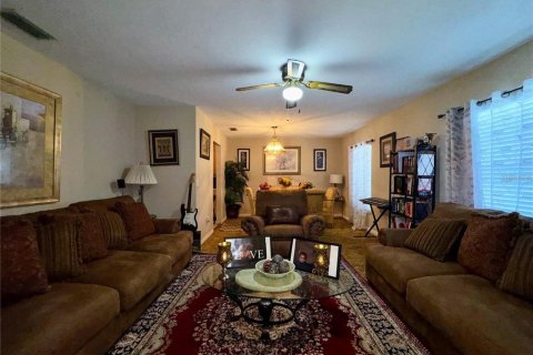 Villa ou maison à louer à Seffner, Floride: 3 chambres, 152.82 m2 № 2414996 - photo 8
