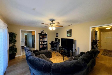 Villa ou maison à louer à Seffner, Floride: 3 chambres, 152.82 m2 № 2414996 - photo 21