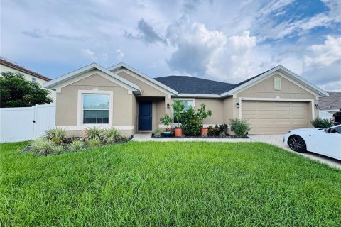 House in Kissimmee, Florida 4 bedrooms, 178.74 sq.m. № 1824674 - photo 1