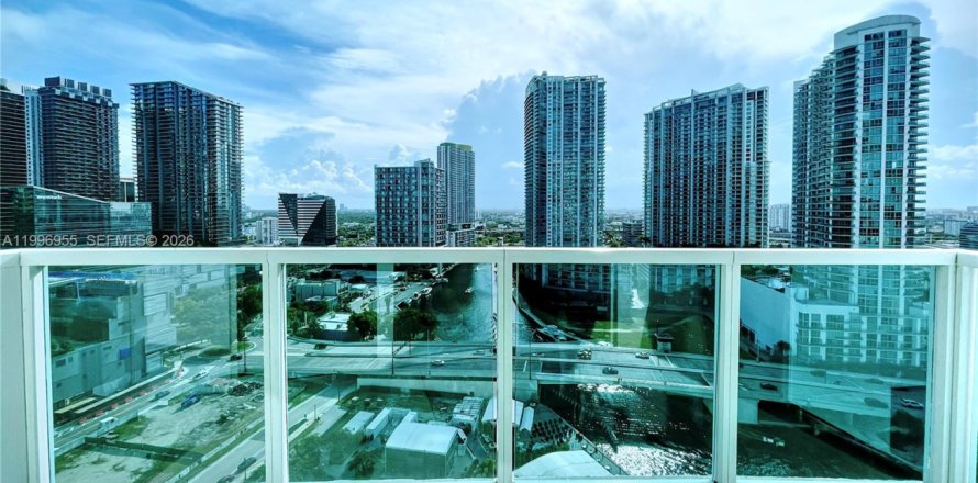 Condo in Miami, Florida, 1 bedroom  № 2066143
