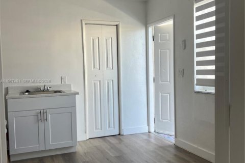 Снять в аренду виллу или дом в Холливуд, Флорида 1 спальня, 179.39м2, № 2028673 - фото 3