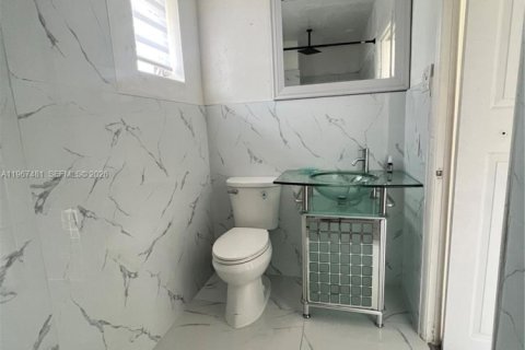 Снять в аренду виллу или дом в Холливуд, Флорида 1 спальня, 179.39м2, № 2028673 - фото 8