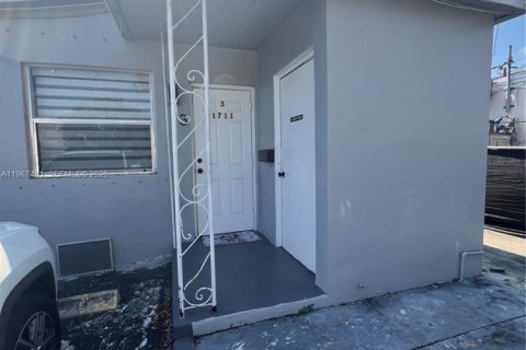 Снять в аренду виллу или дом в Холливуд, Флорида 1 спальня, 179.39м2, № 2028673 - фото 12