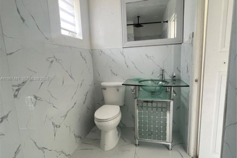 Снять в аренду виллу или дом в Холливуд, Флорида 1 спальня, 179.39м2, № 2028673 - фото 7