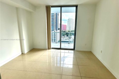 Condo in Miami, Florida, 1 bedroom  № 1933444 - photo 15