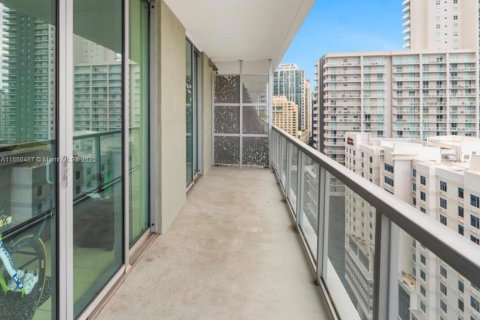 Condo in Miami, Florida, 1 bedroom  № 1933444 - photo 3