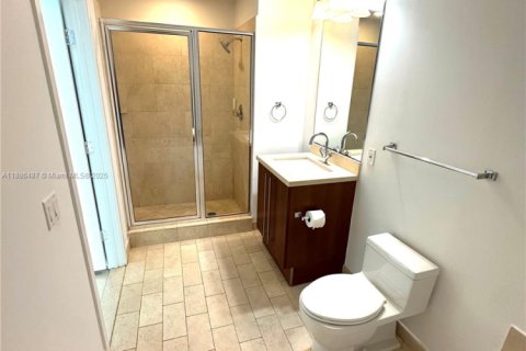Condo in Miami, Florida, 1 bedroom  № 1933444 - photo 13
